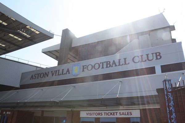 内马尔那些骚操作名场面瞬间，不愧是把任加足球发扬光大球星之一