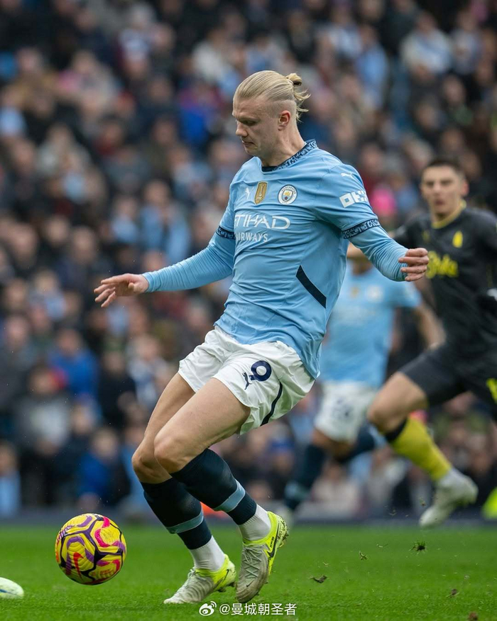 芝加哥小熊队宣布与主场瑞格利球场续签长期租约，保留其常春藤墙面特色