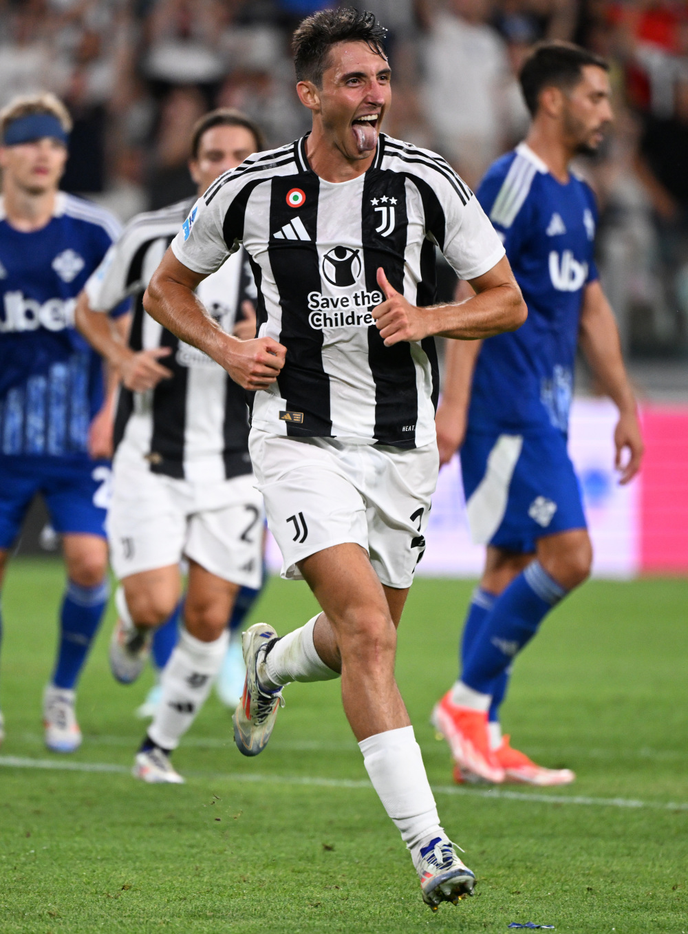 芝加哥白袜队蒂姆·安德森在“梦幻之地”电影主题赛中击出再见本垒打