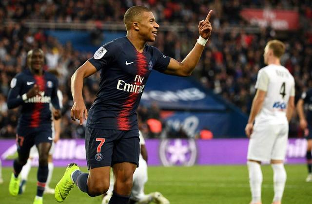 北青：邵佳一首期国足集训最早明年1月，将推进年轻化进程